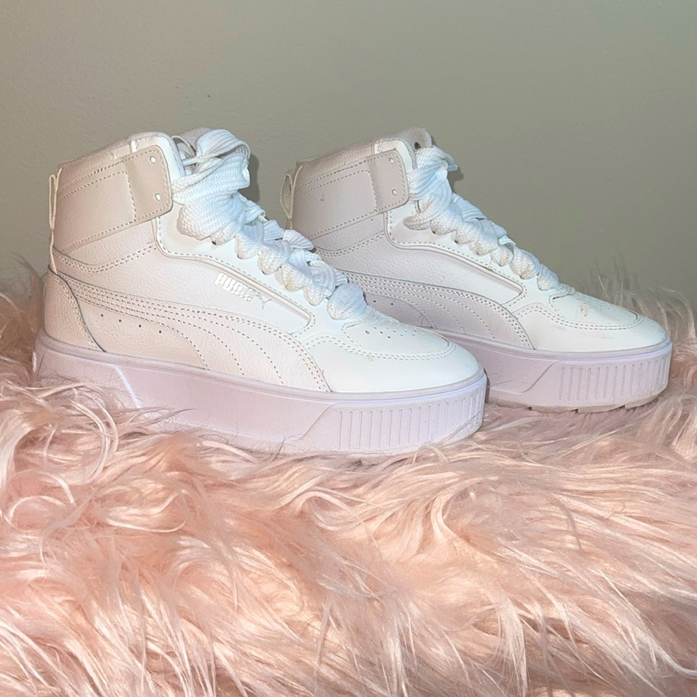 White PUMA PLATFORM Hightop Gym Shoes